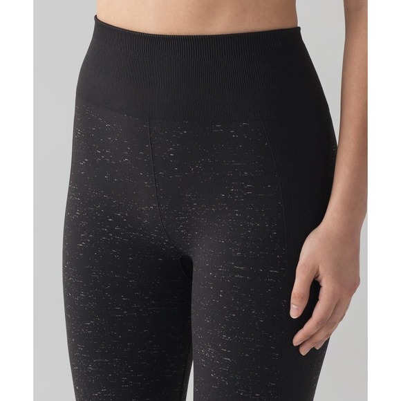 Lululemon Free To Flow 7/8 Tight Black White Women's Size 2 or 4 No Size Dot - Picture 8 of 11